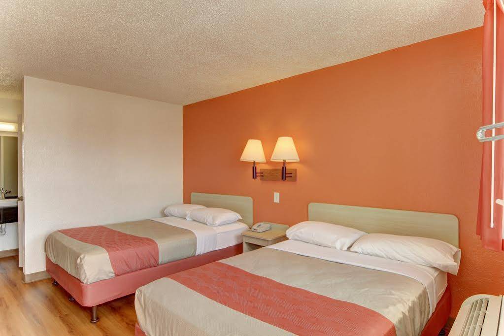 Red Roof Inn San Antonio Northeast - Rittiman Rd Exterior foto